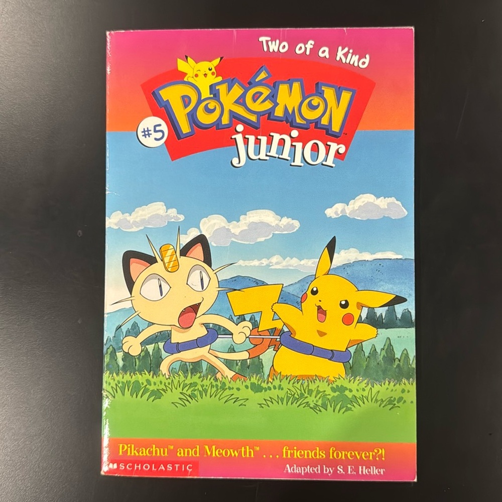 Pokémon Junior #5: Two of a Kind - Scholastic Paperback Novel